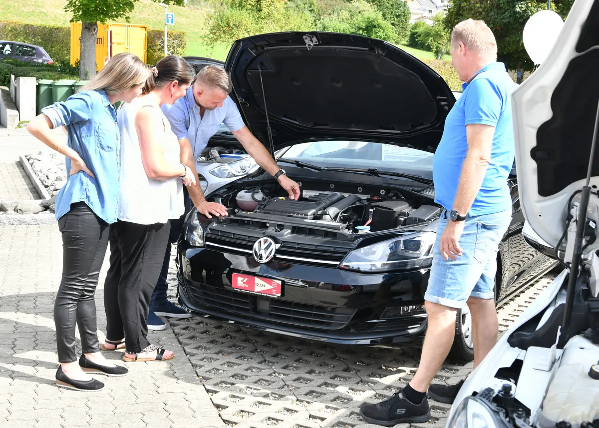 Gemütliches Zusammensein mit Kunden und weiteren Gästen